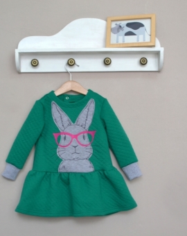 Платье "Кролик Хипстер" (цвет зеленый) | Артикул: С25/1-К | Детская одежда оптом от «Бэби-Бум»